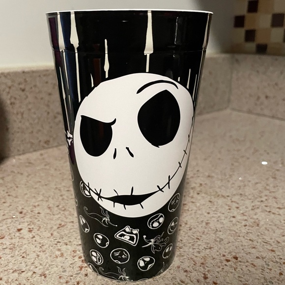 Nightmare Before Christmas set of 4 thick plastic collectible cups & 3 shot cups - Picture 5 of 13